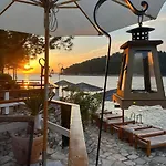 Sunny Side Villa
