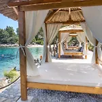 Sunny Side Villa *