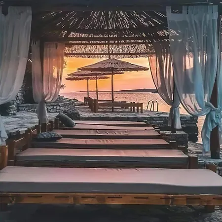 Sunny Side Вела-Лука